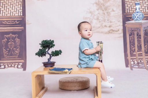 大丰宝宝眼睛肿是什么原因